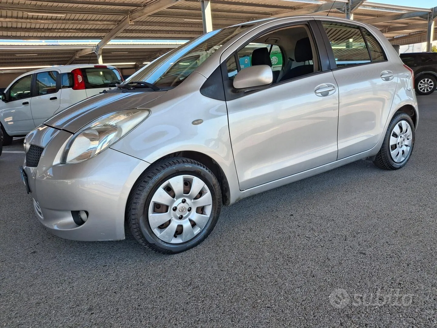 Toyota Yaris 2007 photo 2