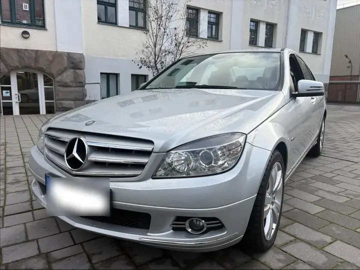 Mercedes-Benz C220