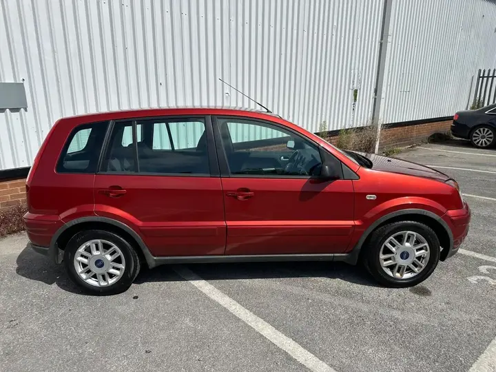 Ford Fusion 2008 photo 2