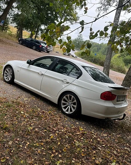 BMW 320D 2011 photo 3