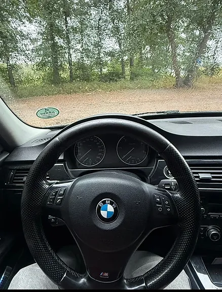 BMW 320D 2011 photo 4