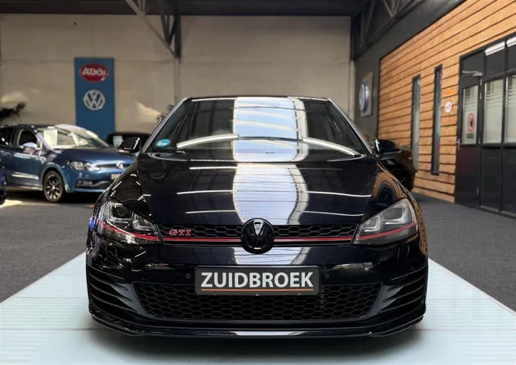 Volkswagen Golf 2014 photo 2