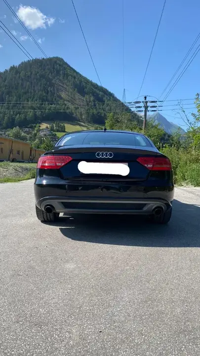 Audi A5 2011 photo 2