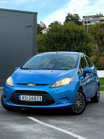 Ford Fiesta 2010 photo 2