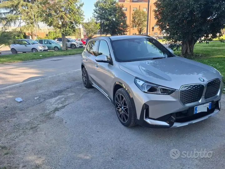 BMW Ix1 2024 photo 2