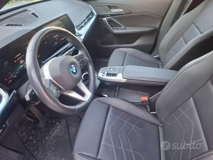 BMW Ix1 2024 photo 4