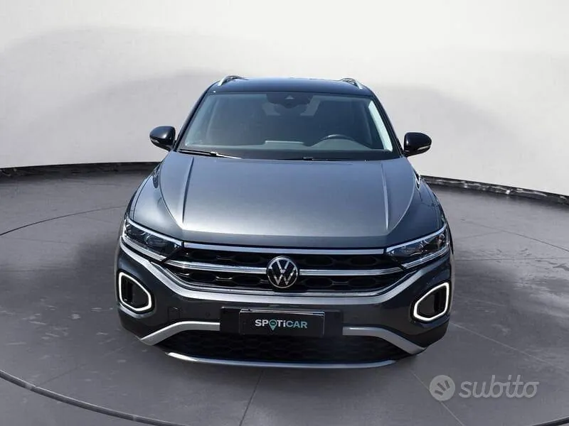 Volkswagen T-Roc 2024 photo 2