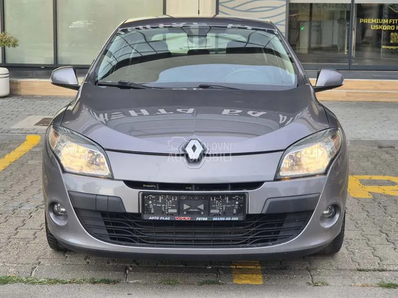Renault Megane 2011 photo 2
