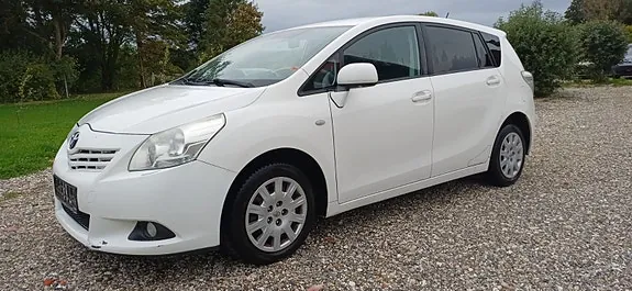 Toyota Sportsvan 2013 photo 5