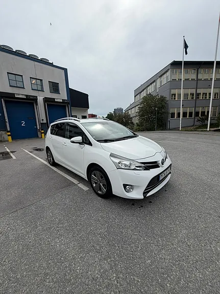 Toyota Verso 2015 photo 3