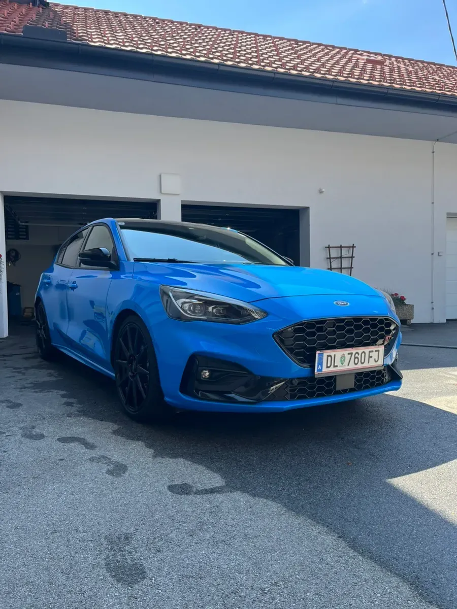 Ford Focus 2022 photo 2