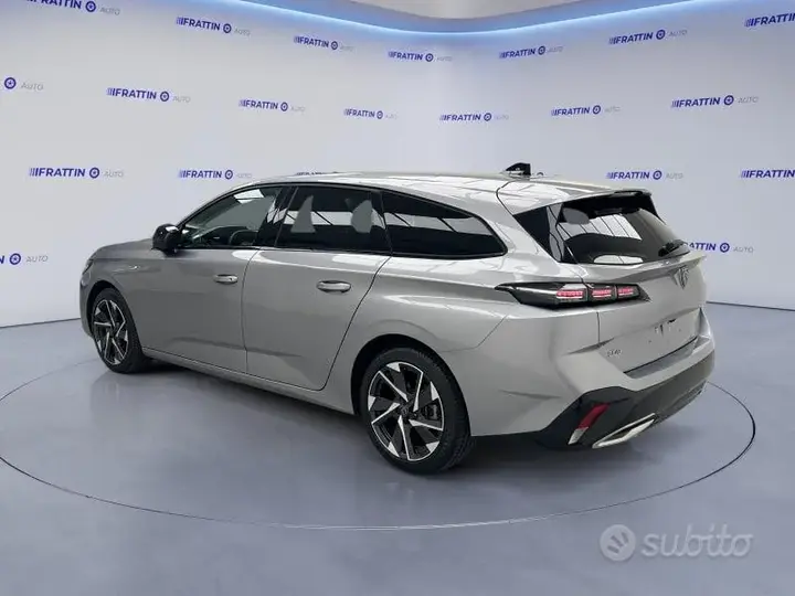Peugeot 308 2025 photo 2