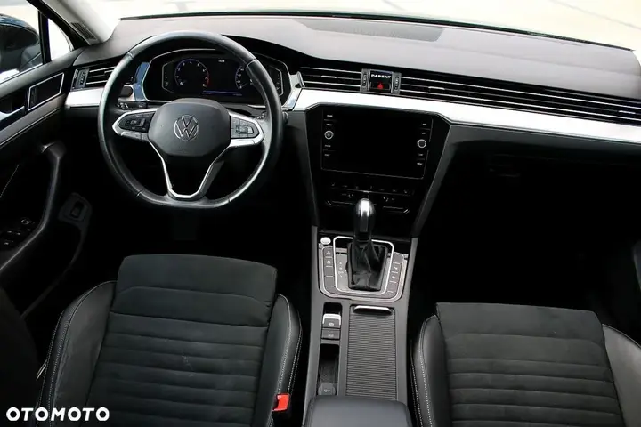 Volkswagen Passat Variant 2023 photo 3