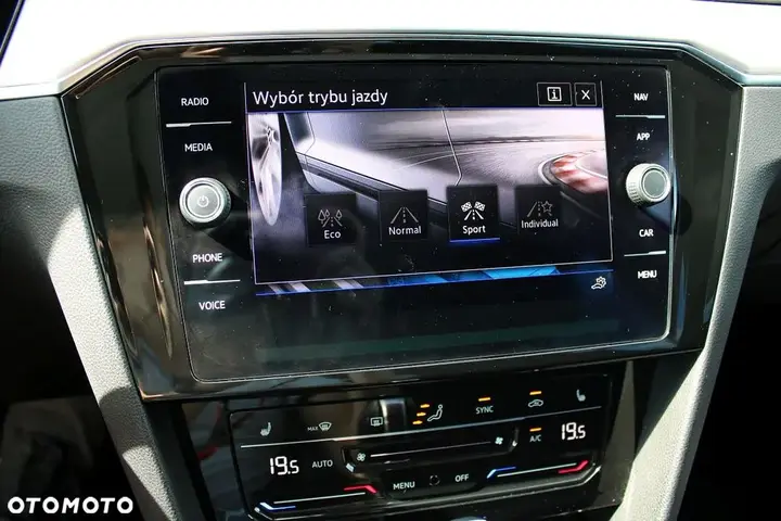 Volkswagen Passat Variant 2023 photo 4