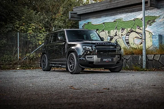 Land Rover Defender 110 2025 photo 2