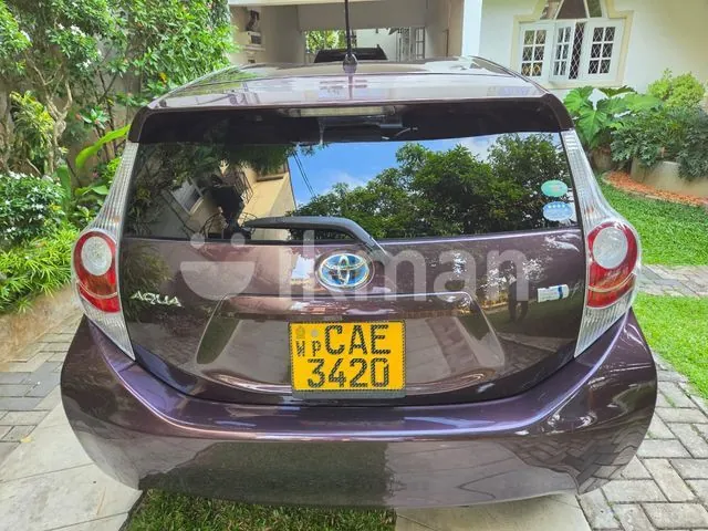Toyota Aqua 2014 photo 2