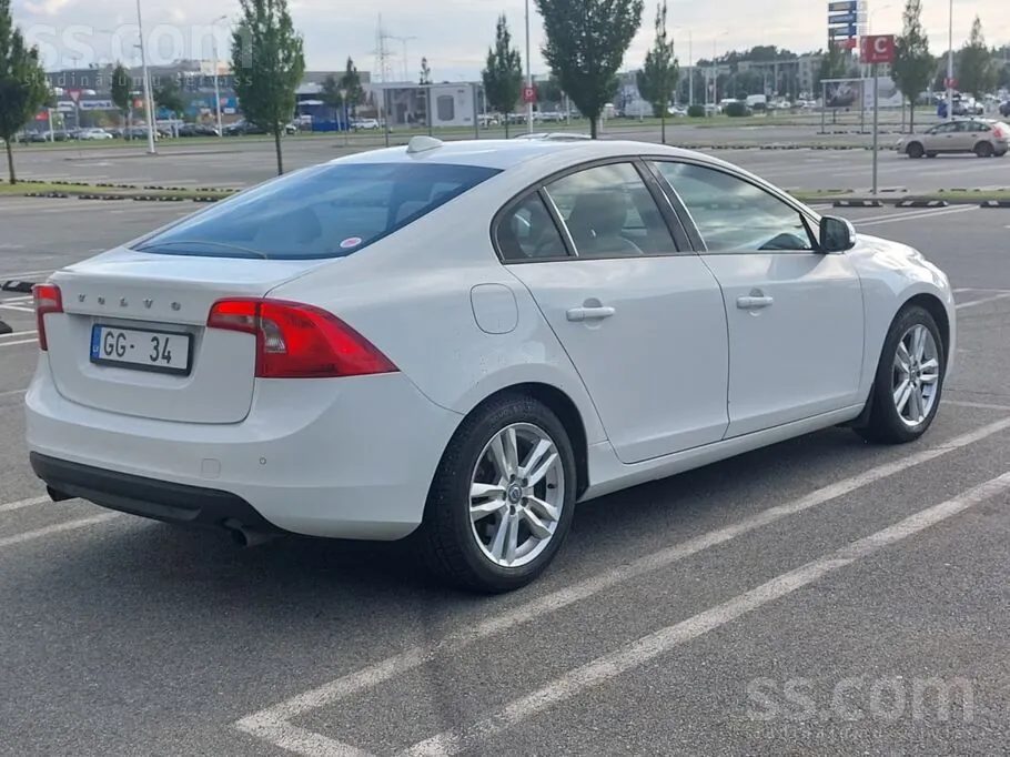 Volvo S60 2012 photo 2