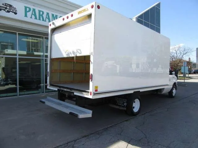 Ford E-450 2021 photo 4
