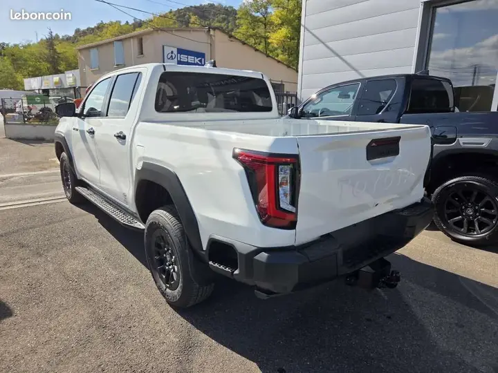 Toyota Hilux 2026 photo 5