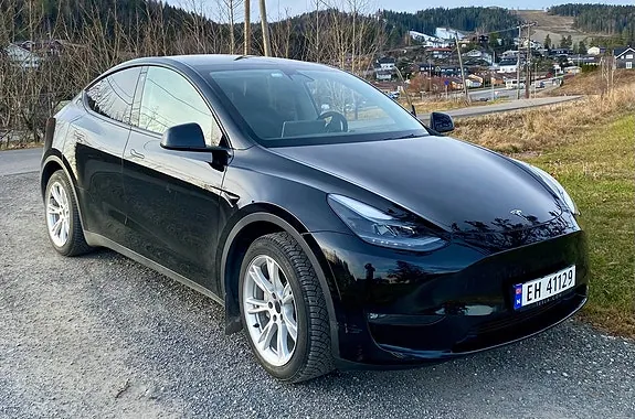 Tesla Model Y 2024 photo 3