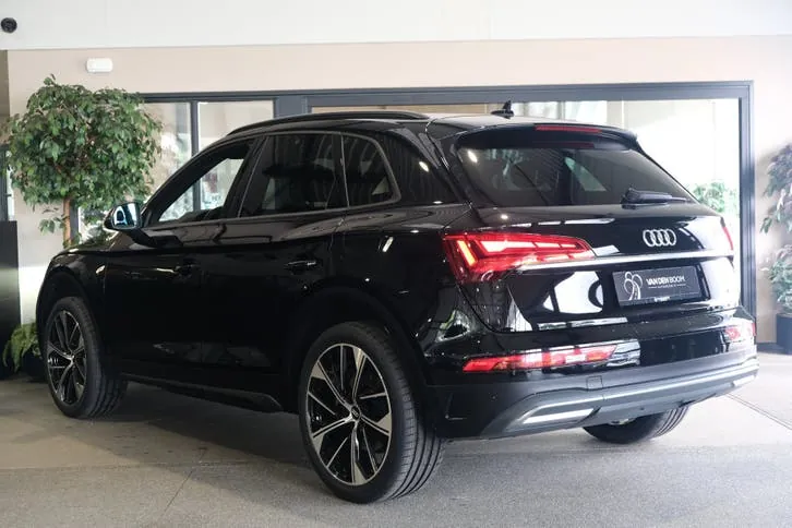 Audi Q5 2023 photo 2