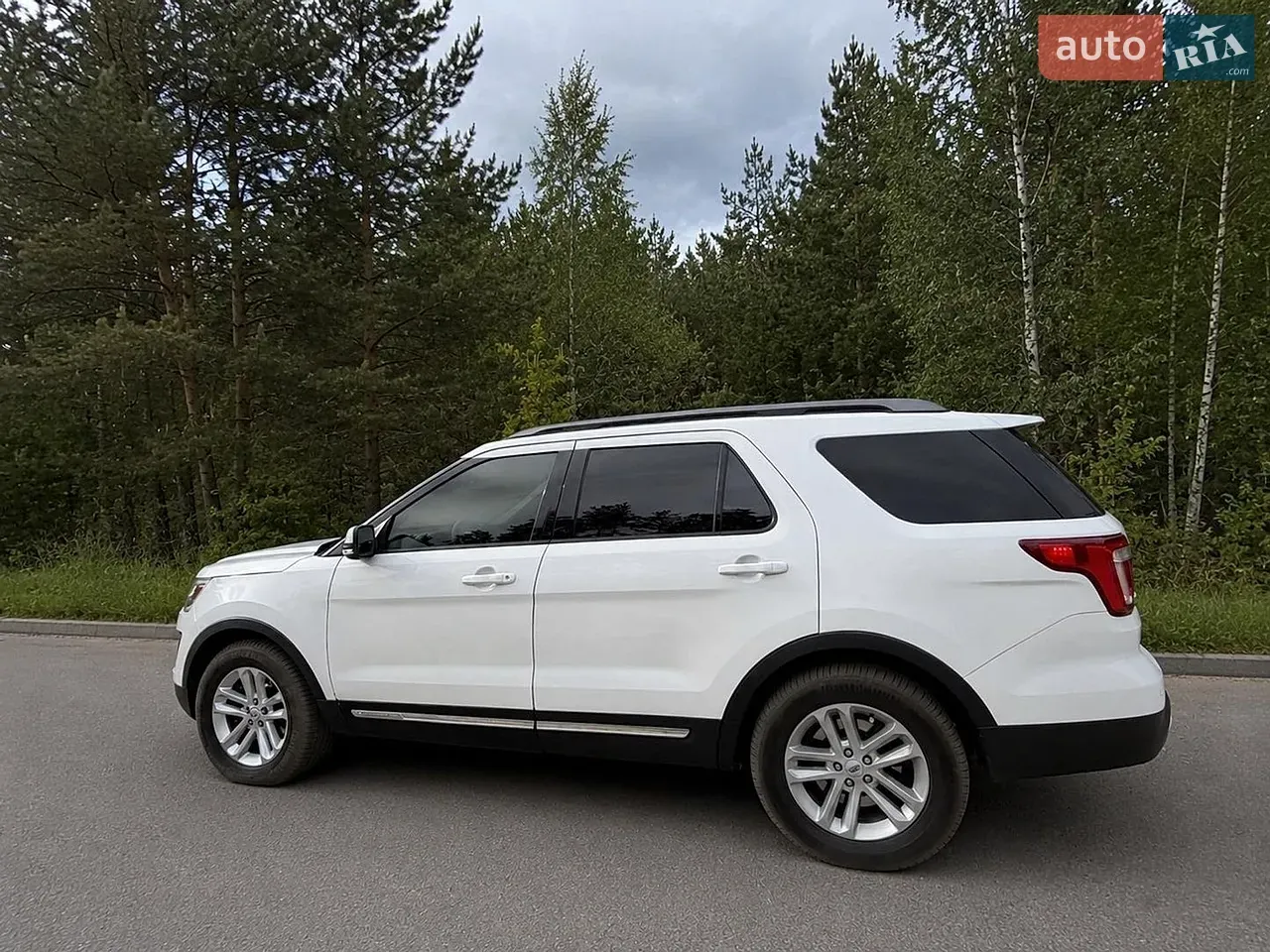 Ford Explorer 2017 photo 3