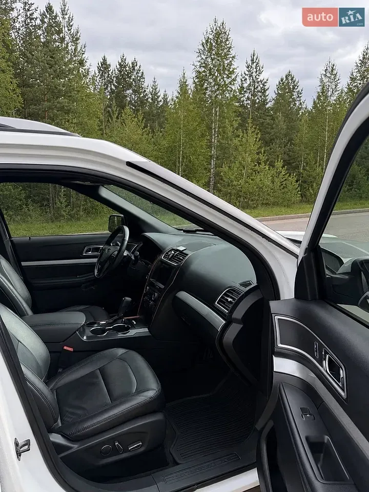 Ford Explorer 2017 photo 5