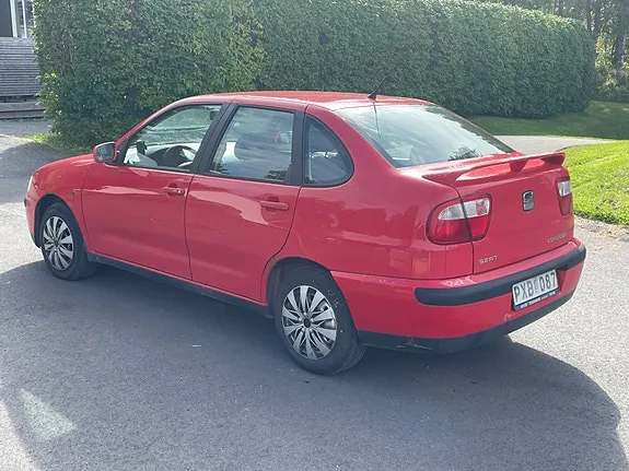 Seat Cordoba 1999 photo 2