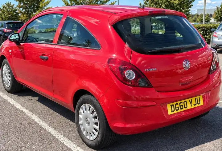 Vauxhall Corsa 2010 photo 2