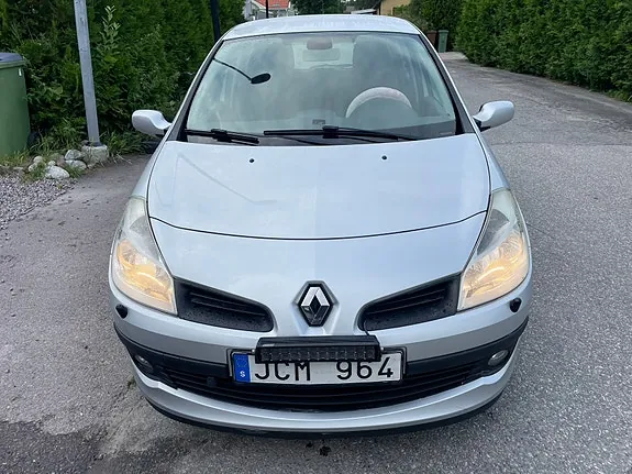 Renault Clio 2009 photo 3