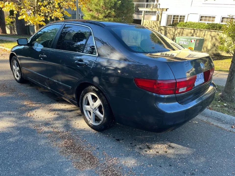 Honda Accord 2005 photo 2