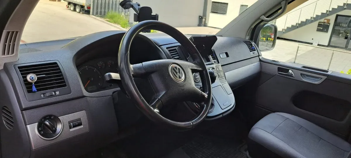 Volkswagen Multivan 2004 photo 2