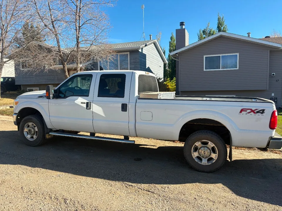 Ford F350 2012 photo 2