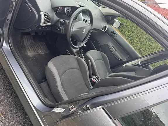 Peugeot 206 2010 photo 4