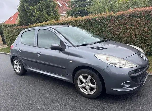 Peugeot 206 2010 photo 3