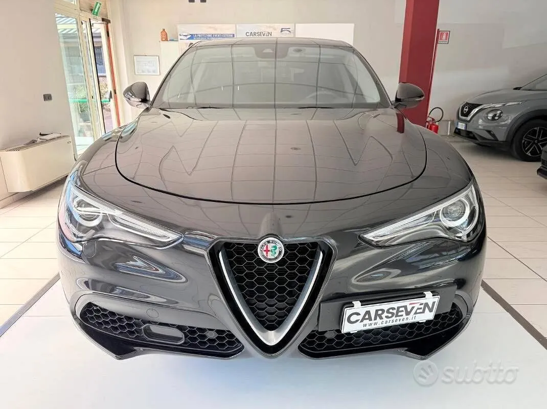 Alfa Romeo Stelvio 2018 photo 2