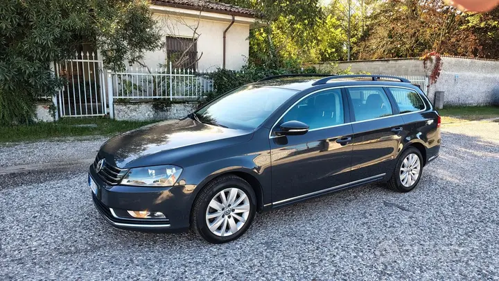Volkswagen Passat 2012 photo 3