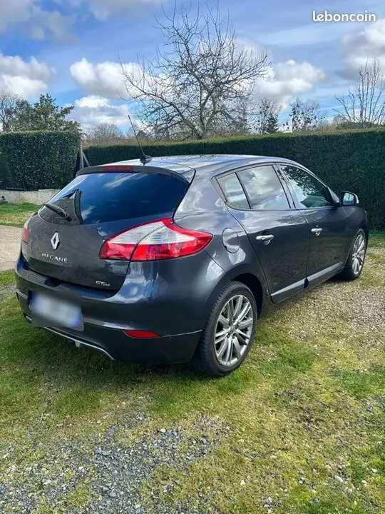 Renault Megane 2012 photo 2