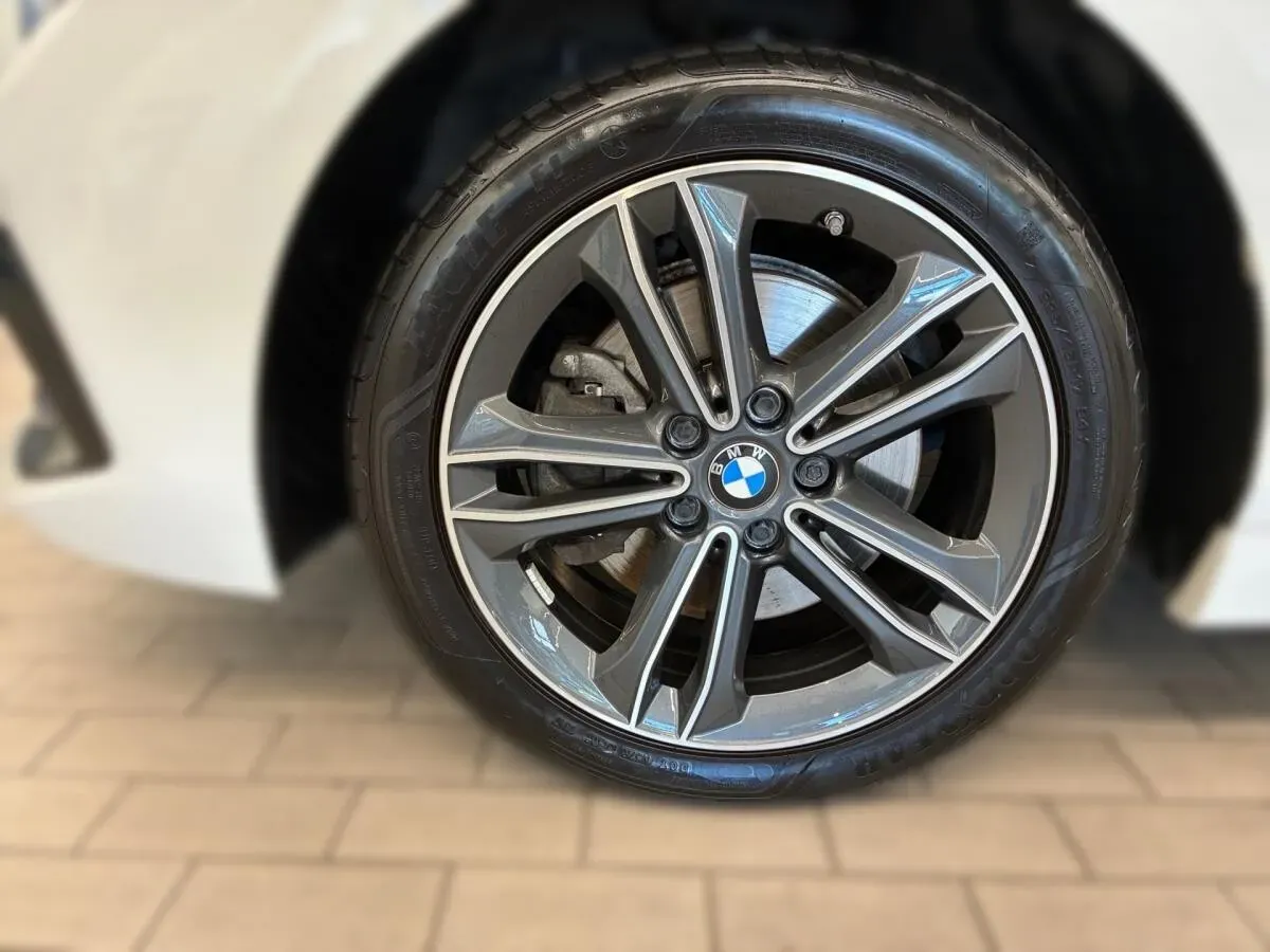 BMW 1 Series 2019 photo 3