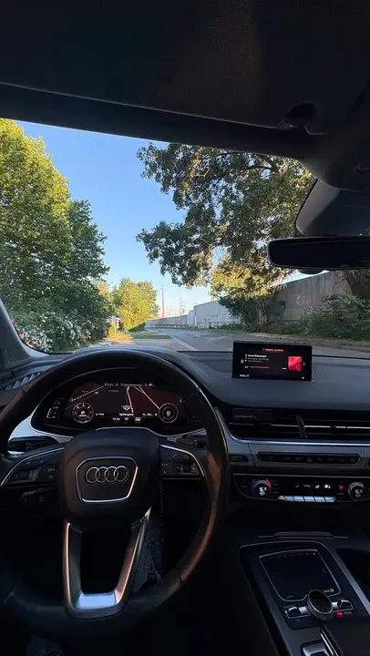 Audi Q7 2015 photo 2