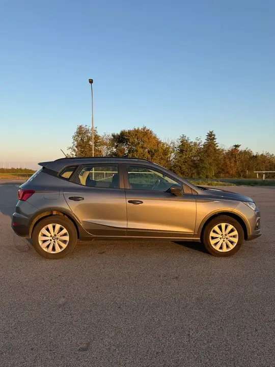 Seat Arona 2018 photo 2