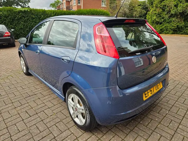 Fiat Grande Punto 2007 photo 5