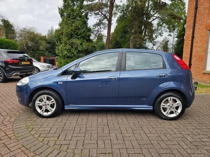 Fiat Grande Punto 2007 photo 4