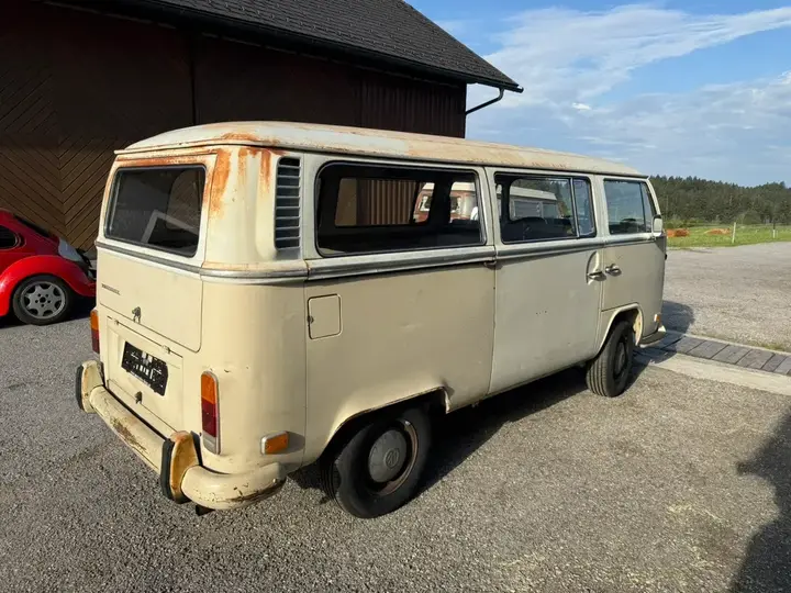 Volkswagen T2 1972 photo 3