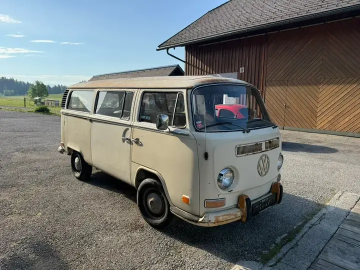 Volkswagen T2 1972 photo 2