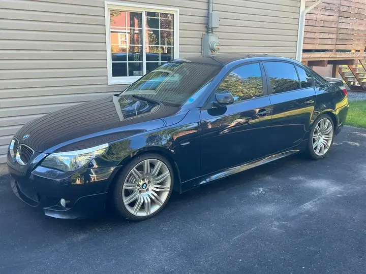 BMW 5 Series 2008 photo 2
