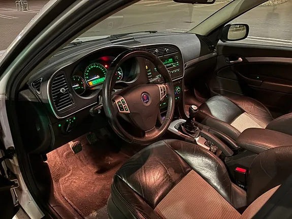 Saab 9-3 2011 photo 5