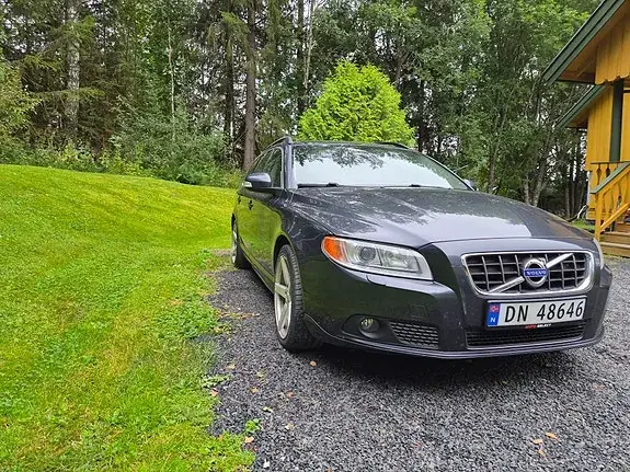 Volvo V70 2011 photo 2