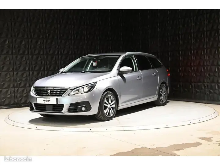 Peugeot 308 2019 photo 2