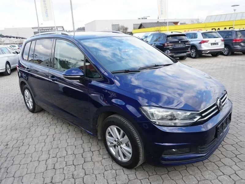 Volkswagen Touran 2022 photo 3